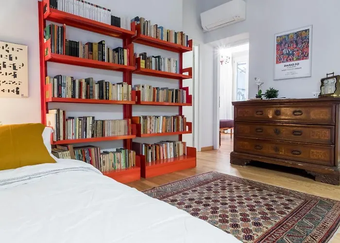 Joivy Apt For 6 With Big Terrace In Milan Centro Storico
